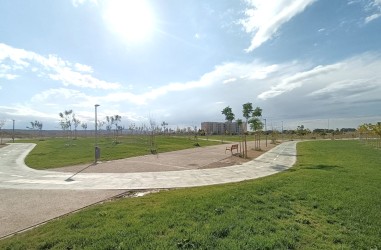 Parque Norte en la zona de Rosales del Canal, junto a Sinfonía del Canal