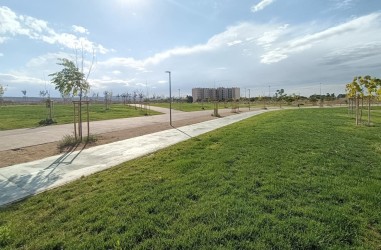 Parque Norte en la zona de Rosales del Canal, junto a Sinfonía del Canal